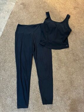 Danskin Navy Tank and Leggings Active Set
